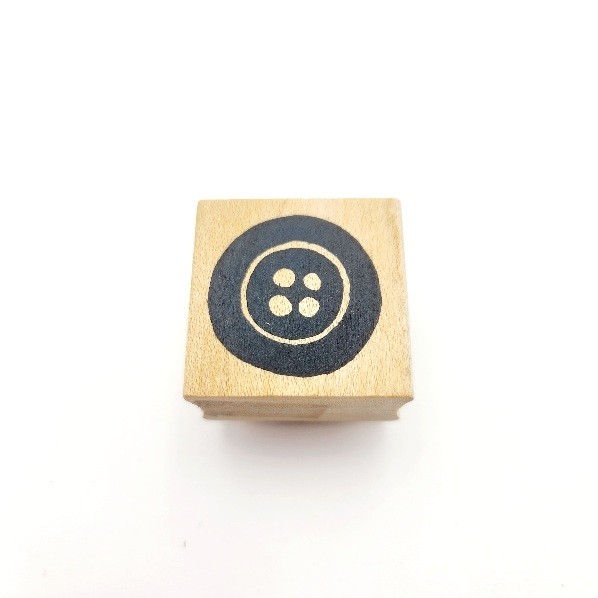 Solid Button 338D